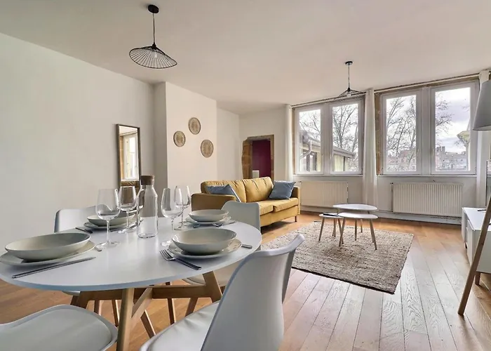 Le St Georges - Charming & Spacious Flat - 5th *